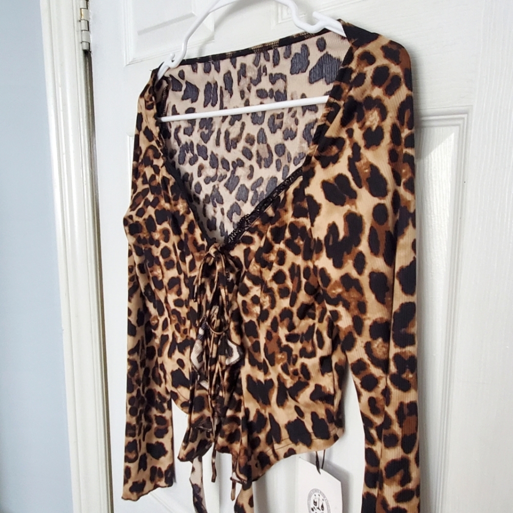Cider Ruffled Leopard Top - Picture 3 of 7